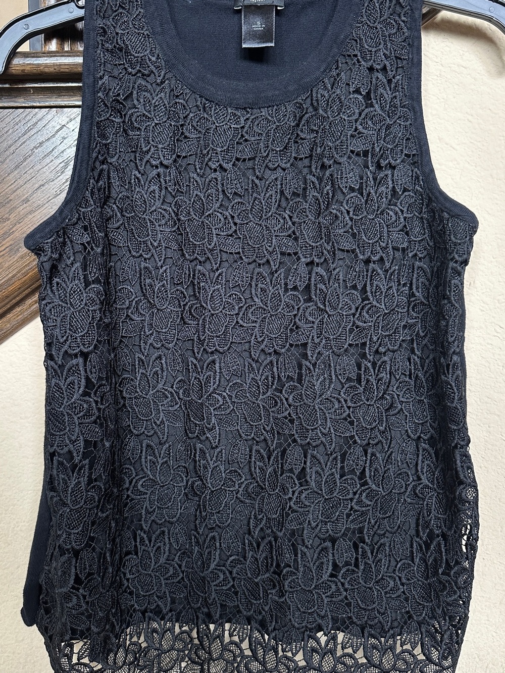 Ann Taylor Black Lace Front Floral Detail Tank Top Small S Women’s Shirt Factory